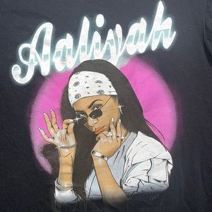 Womens Aaliyah tshirt - size S